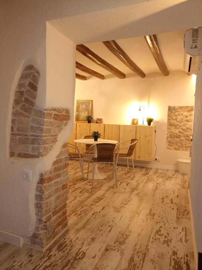 Appartement Petra -old With Terrace And Barbecue-